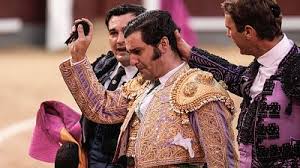 Morante de la Puebla, "muy grave" tras una cogida en Sevilla