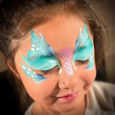 I haven't posted in so long! Im still here, painting and twisting away!  here's a cute little shot form this weekend. 🌷🌸🌷🌸 #facepaint  #facepainter #rosefacepaint #flowerfacepaint #facepaintfun