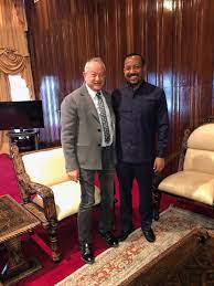 مع رئيس الوزراء الإثيوبي الدكتور آبي أحمد، جيل جديد من القادة الأفارقة يصل إلى الأعداء القدامى ويصنعون أصدقاء جدد الله يبارك فيه ويحميه. Ø³Ø§ÙÙØ±Ø³ Ø¨Ø±ÙÙØ© Ø±Ø¦ÙØ³ Ø§ÙÙØ²Ø±Ø§Ø¡ Ø§ÙØ¥Ø«ÙÙØ¨Ù ÙØ§Ø¦Ø¯ Ø¬Ø¯ÙØ¯ ÙØµÙØ¹ Ø£ØµØ¯ÙØ§Ø¡ Ø¬Ø¯Ø¯Ø§ Ø¨ÙØ§Ø¨Ø© Ø§ÙØ´Ø±ÙÙ ÙØ³Ø®Ø© Ø§ÙÙÙØ¨Ø§ÙÙ