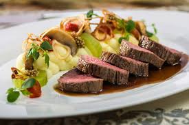 Beef Stroganoff Mit Kartoffelpuree Rezept Rindersteak Rezept Weihnachtsbraten Rezept Festliches Essen