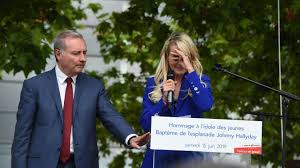 Tandis que laeticia hallyday célèbre ses 46 bougies, sa fille joy veut prendre plus de liberté et n'hésite pas à prendre des initiatives. Laeticia Hallyday En Larmes Lors De Son Discours En Hommage A Johnny A Toulouse