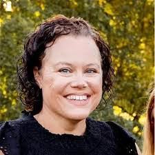 Shelly Sheffer's Instagram, Twitter & Facebook