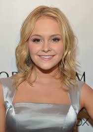 Cassi Thomson's Instagram, Twitter & Facebook