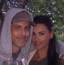A declarat, miercuri, pentru agentia mediafax, ca se afla la inceputul unei relatii cu cantareata lavinia parva. BÄƒnicÄƒ Jr Si Pirva Prima Fotografie DupÄƒ Ce Au Devenit PÄƒrinÅ£i Dcnews