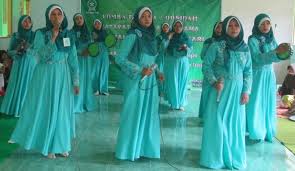 Rekomendasi baju sejenis busana qasidah moderen,silahkan scroll kebawah untuk memilih version yang lain,klik/tap pada gambar untuk mendapatkan element baju. 54 Gambar Baju Seragam Qasidah Terlihat Keren Gambar Pixabay