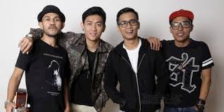 Lirik lagu seventeen ayah lyrics. Soal Lagu Kemarin Mendiang Herman Seventeen Memang Ini Lirik Untuk Kematian Kapanlagi Com