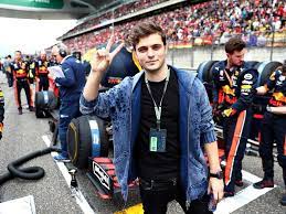 Early on (at the age of 4), he was able to compete at the mini junior championship which he did well. Max Verstappen Biography Age Height Facts Net Worth Starswiki