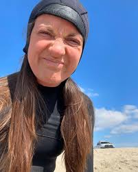 Water temp got me serfin in da hood 🥶 #confessionsofasurfergirl