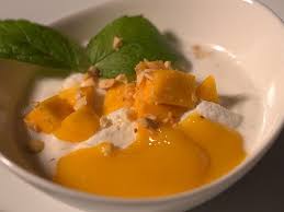 Halbgefrorene Kokoscreme Mit Mango Von Dasperfektedinner Chefkoch Rezept Paleo Dessert Rezepte Kokoscreme