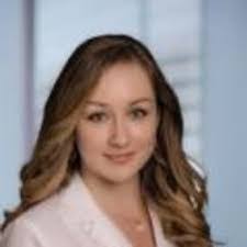 Leslie Alvarez's Instagram, Twitter & Facebook