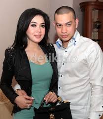 Semalam seorang pengguna twitter effie amron berkongsi foto neelofa yang dikatakan menghadiri satu majlis amal dan duduk semeja bersama tengku amir shah ibni sultan sharafuddin idris shah, raja muda selangor. Anak Sultan Selangor Dan Neelofa Soalan 85