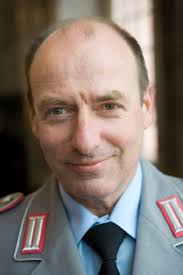 Landeskommando Hessen: Regionales Netzwerk im großen Dienstanzug