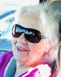 Danielle Archey's Instagram, Twitter & Facebook