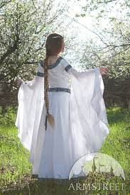 Scopri ricette, idee per la casa, consigli di stile e altre idee da provare. Mittelalter Hochzeitskleid Schwan Kaufen Vorhanden In Weisse Baumwolle Blauer Schwan Borte Rote Rowena Borte Im Mittelalter Shop Armstreet