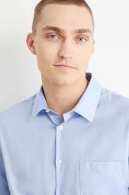 Camisas azules en varios colores y diseños