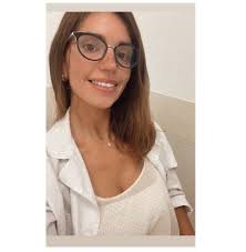 Presentamos el caso de una estenosis ureteral distal izquierda secundaria a  una lesión ureteral durante una oforectomia convencional.