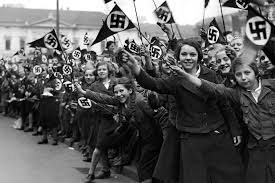 Der nationalsozialismus (abkürzung ns) ist eine insbesondere von der nsdap entwickelte, auf führergrundsatz und rassegedanken fußende weltanschauung, die völkischen nationalismus mit sozialismus vereint. Nationalsozialismus Geo