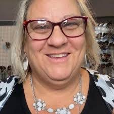 Dawn Newell's Instagram, Twitter & Facebook