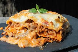 Al ser uno de los platos principales más sustanciosos y prominentes de la cocina italiana, la lasaña es una de las mejores comidas que puedes poner en la mesa. Lasana De Ternera La Cocina De Masito