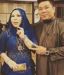 Kini dia bersama suami barunya bahagia bersama. Punca Sebenar Dato Seri Vida Bercerai Suami Kedua Selepas 3 Bulan Bernikah Yang Ramai Tak Tahu