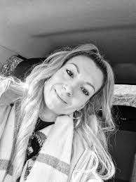 Nicole Eckhardt's Instagram, Twitter & Facebook