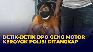 Check spelling or type a new query. Video Amatir Penangkapan Dpo Geng Motor Pengeroyok Polisi Begini Tampangnya Youtube