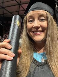 Lisa Woodring's Instagram, Twitter & Facebook