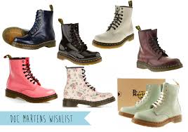 Abstract background in pastel tones of pink. Wishlist Wednesday 2 Doc Martens Sarahlaublogs