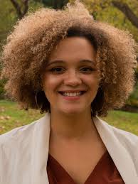 Mia Hooper's Instagram, Twitter & Facebook