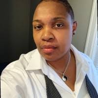 Dinah Simpson's Instagram, Twitter & Facebook