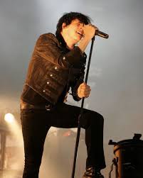 Pin By Anjela Mowell On My Chemical Romance Gerard Way 3 Gerard Way My Chemical Romance I Love Mcr