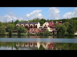 Szállodánk azok kényelmét szolgálja, akik budapest közelében keresnek csendes. To Wellness Hotel Bank Youtube