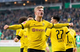 Damit rückt die borussia, die mit neongelben sondertrikots auflief, bis auf vier punkte an eintracht. Borussia Dortmund Player Ratings From Hard Fought Win Over Werder Bremen