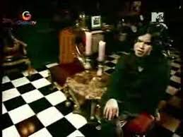 D f# sekali lagi maafkanlah, bm d7 g f#m em a karena aku, cinta kau dan dia d f# bm d7 g. Dewa19 Aku Cinta Kau Dan Dia Youtube