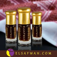 دهن العود الهندي السيوفي المعتق بامكانك استخدامو افضل ريحه لا تتغير ثابت ثابت لاكثر من يومين بالشماغ والملابس ثبات ع Fragrances Perfume Book Perfume Perfume