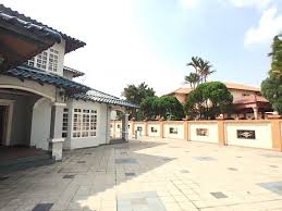 Sentuari homestay @ seksyen 7, shah alam. Double Storey Bungalow With Swimming Pool Seksyen 11 Shah Alam Property For Sale On Carousell
