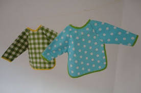 Votre enfant ne voudra plus se séparer de ce bavoir, il protègera correctement les. Tabliers Bavoirs En Tous Genres Grenouille Citadine Bavoirs Tuto Couture Enfant Garcon Tuto Bavoir