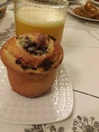 Petites Brioches A La Creme Patissiere Et Pepites De Chocolat Patissiere Petite Brioche Recette Brioche Facile