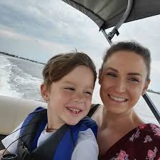 Bereut? NIEMALS!“, schreibt uns Sandra Mix aus ihrer neuen Heimat  Florida.🇺🇸🌴 „Das war ja schon immer unser Traum. Überall ist es schwer  und überall muss man arbeiten. Nur dass wir hier eben