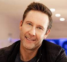 Michael Rosenbaum Bio Wiki Net Worth Wife Age Height