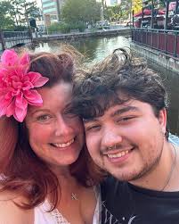 I'm sorry I've been slow answering emails, calls and texts. Today was our  last day with Corn Muffin. We've had the best 2 days thrifting, antiquing  and eating!!! We love Baltimore and