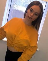 Bad bunny net worth is estimated to be around $20 million as of 2021. Gabriela Berlingeri Wiki Age Bad Bunny S Girlfriend Bio Family