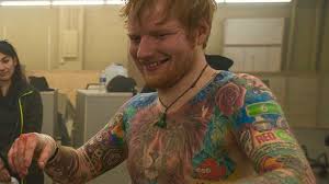 Ed sheeran's tattoos have been subject of a lot of controversy, with some loving his taste in art and some thinking that he's taken it way too far. Wegen Ed Sheerans Motiven Sein Tatowierer Verliert Kunden Promiflash De