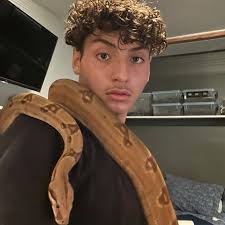 Thank you for your crewneck orders, estimated completion date to follow