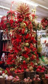 Largest Christmas Superstore In Texas Decorator S Warehouse Elegant Christmas Trees Flocked Christmas Trees Decorated Luxury Christmas Decor