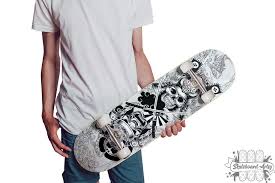 Did You Know That Samurais Name Their Swords And They Believed That Their Warrior Spirit Was Contained With Skateboard Wall Art Skateboard Art Skateboard Shop