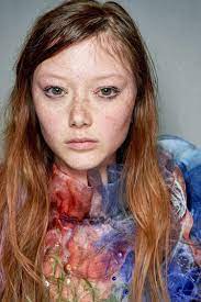 8 Hair Color Trends You Ll Want To Try For Fall Winter 2019 2020 Winter Hair Color Trends Hair Color Trends Dark Blue Hair