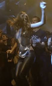 She began appearing in commercials at the age of 3. Latest Michelle Trachtenberg Gifs Gfycat