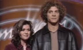Recording artists justin guarini (l) and jordin sparks perform onstage during fox's american idol finale for the farewell season at dolby theatre on april 7, 2016 in hollywood, california. Kelly Clarkson Just Posted The Sweetest Throwback To Her Ldquo American Idol Rdquo Victory Hellogiggles