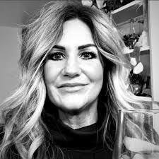 Jessica Dehaven's Instagram, Twitter & Facebook